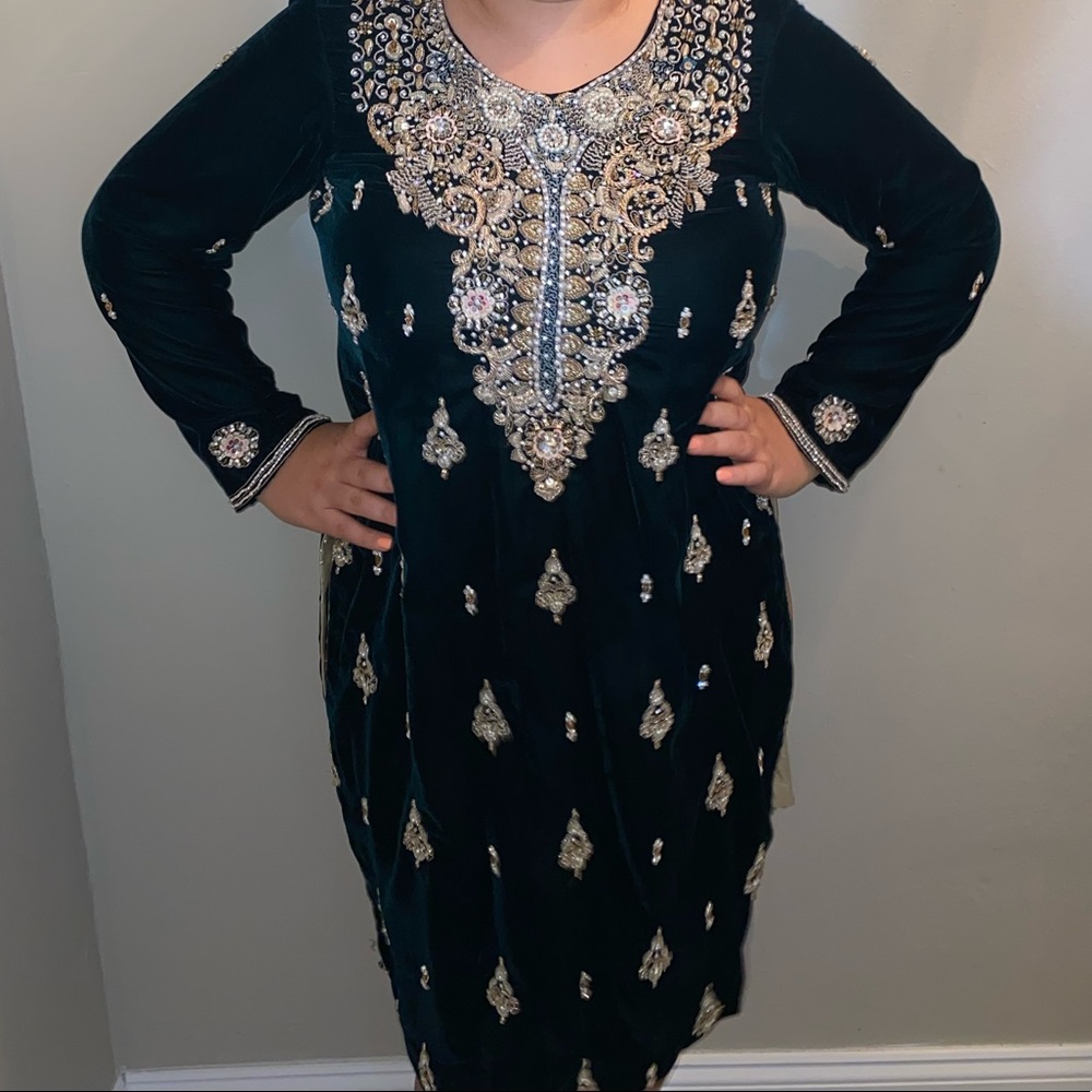 Hunter Green Pakistani 3 Piece Suit VELVET